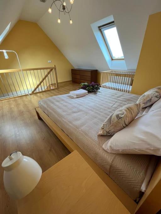 Apartament Hemingwaya 옐레니아구라 외부 사진